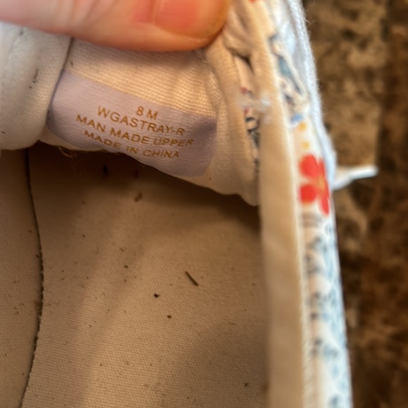 8001 women’s Guess tennis shoe size 8 - Picture 7 of 7